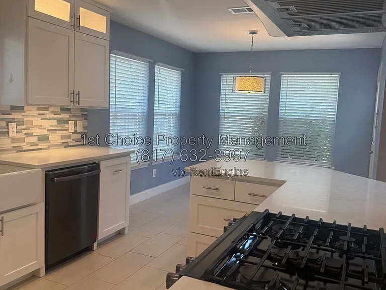 1325 Gatewood Dr — Photo 6