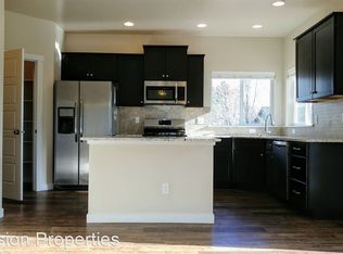 624 N Falling Water Way, Eagle, ID 83616