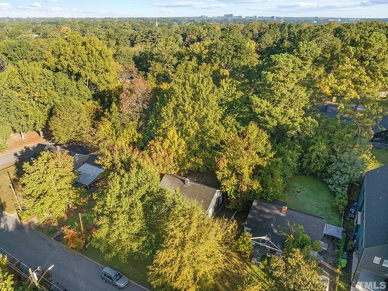 705 Tyler Rd — Photo 32