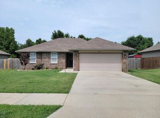 2843 W Setting Sun Dr, Springfield, MO 65807