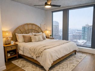 1115 W Carroll Ave #1610, Chicago, IL 60607