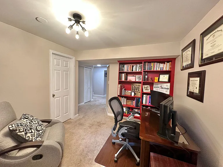 103 Staunton Ct — Photo 20
