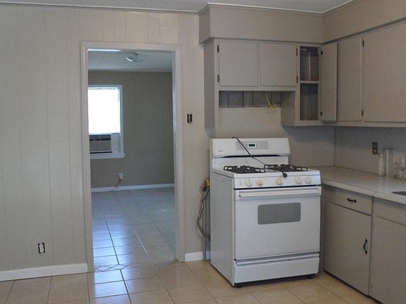 3rd image of 2022 Cessford St