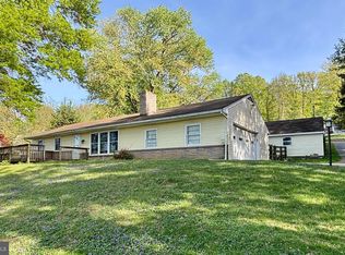 5229 Old Strasburg Rd, Kinzers, PA 17535