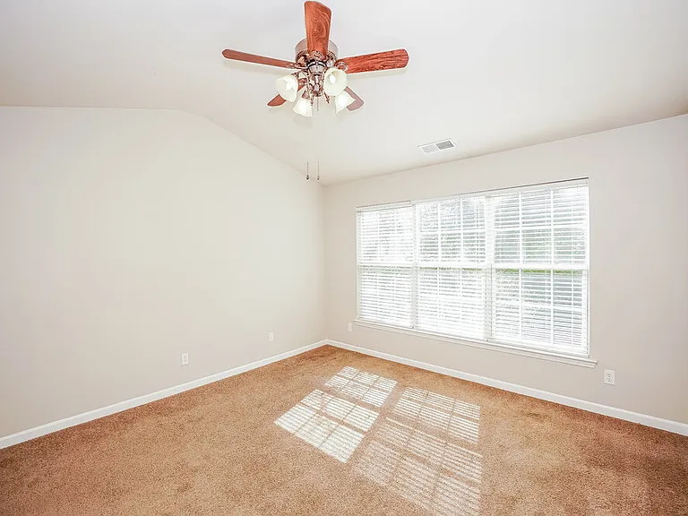 8909 Lyleton Ln — Photo 11