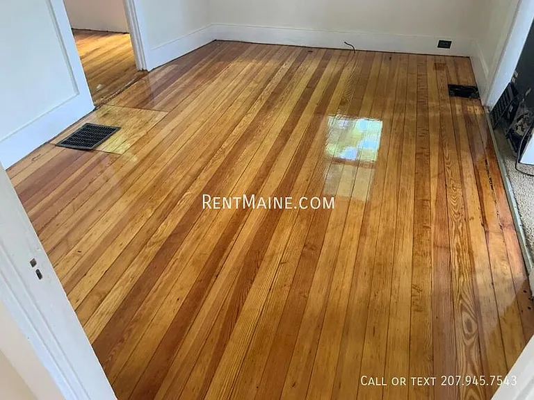 131 Main St — Photo 4