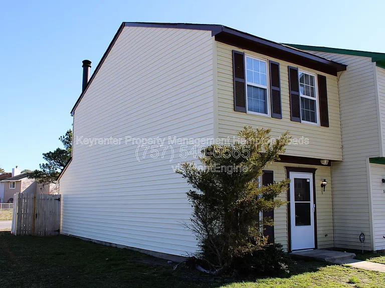 1 Peachtree Ct — Photo 3