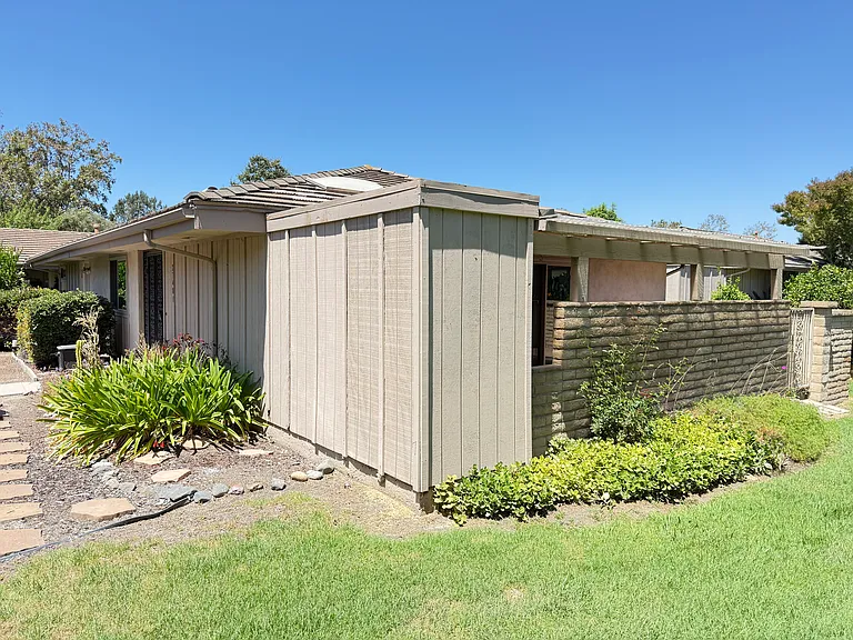27481 Avenida Larga — Photo 3
