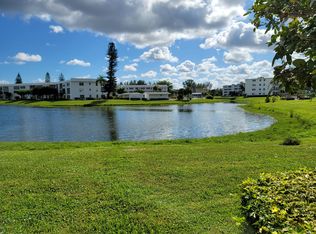 161 Wellington Cir #J-1610, West Palm Beach, FL 33417