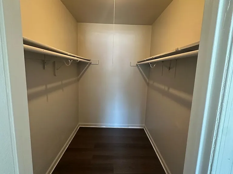 201 Lucas Ln — Photo 10
