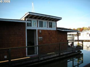 11680 N Island Cove Ln, Portland, OR 97217