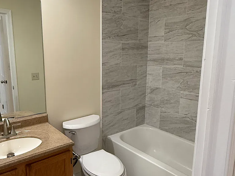 1079 Roseberry Ct — Photo 18