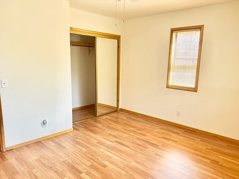 14700 Voltaire Dr — Photo 17