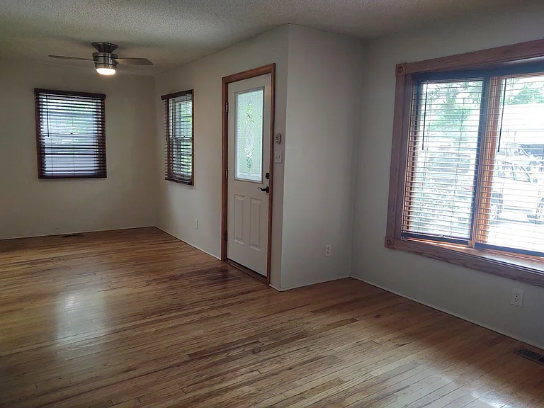 living room/dining room