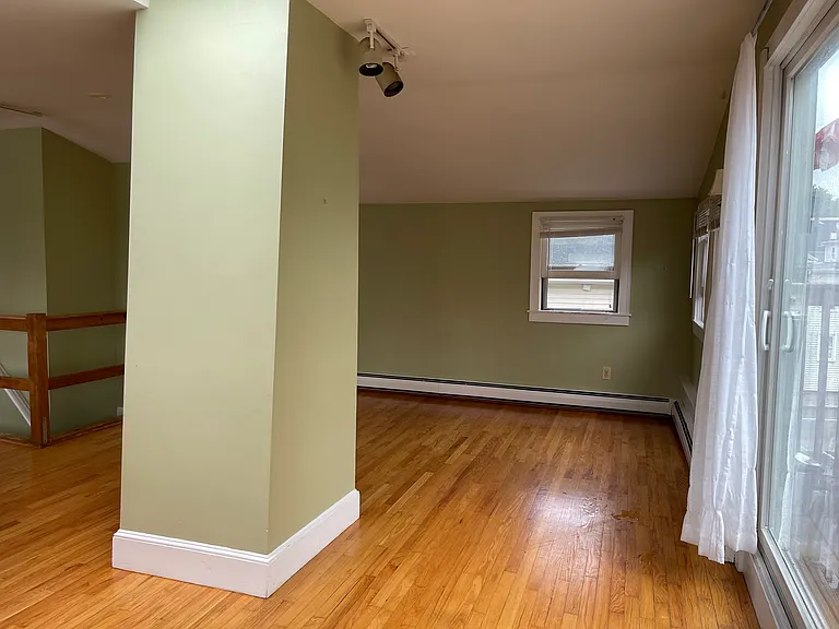 37 Young St #3 — Photo 11