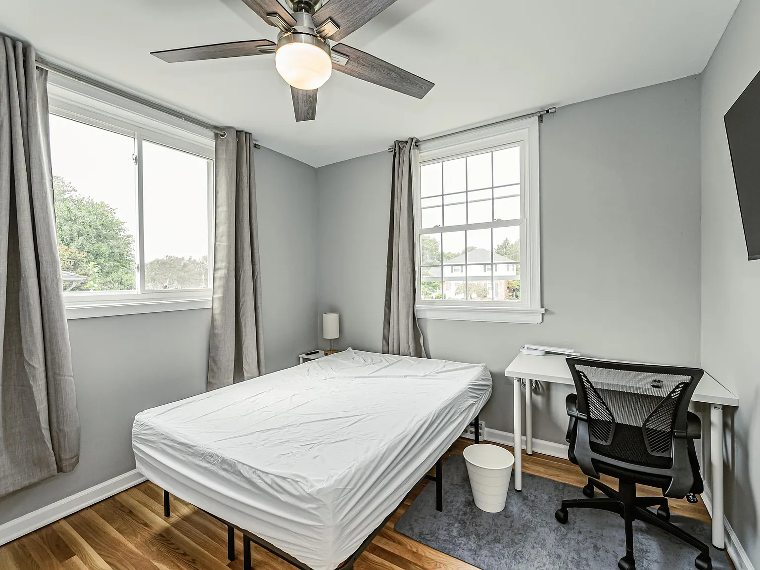 4 bed, 3.0 bath, 1920 sqft, $1,048 — Photo 2