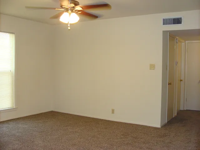404 Neches St #G — Photo 5