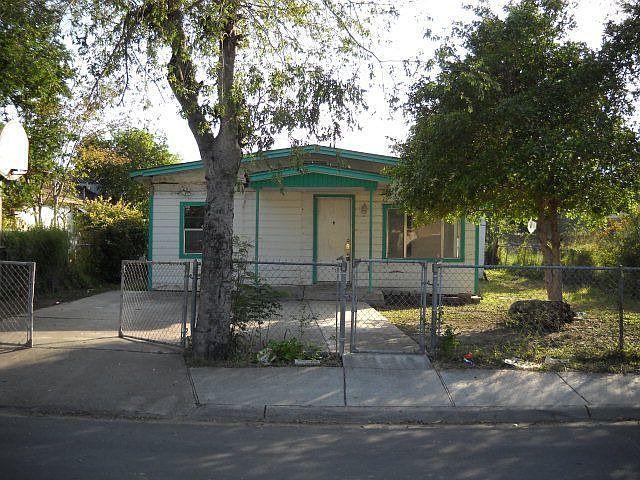 1st image of 2009 Gumwood Ave