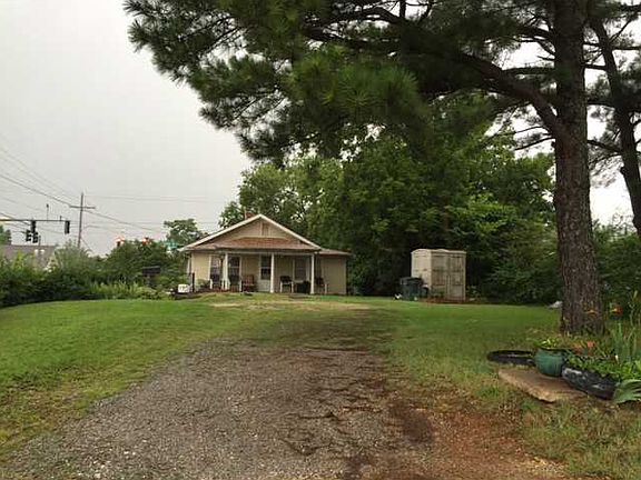 5th image of 518 S College Ave