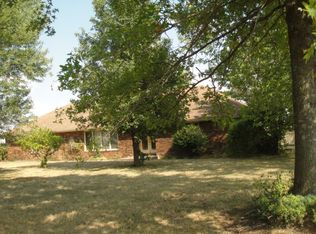 17871 Donahoo Rd, Tonganoxie, KS 66086