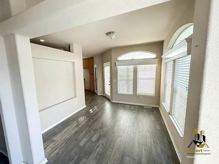 318 Hickory St — Photo 10