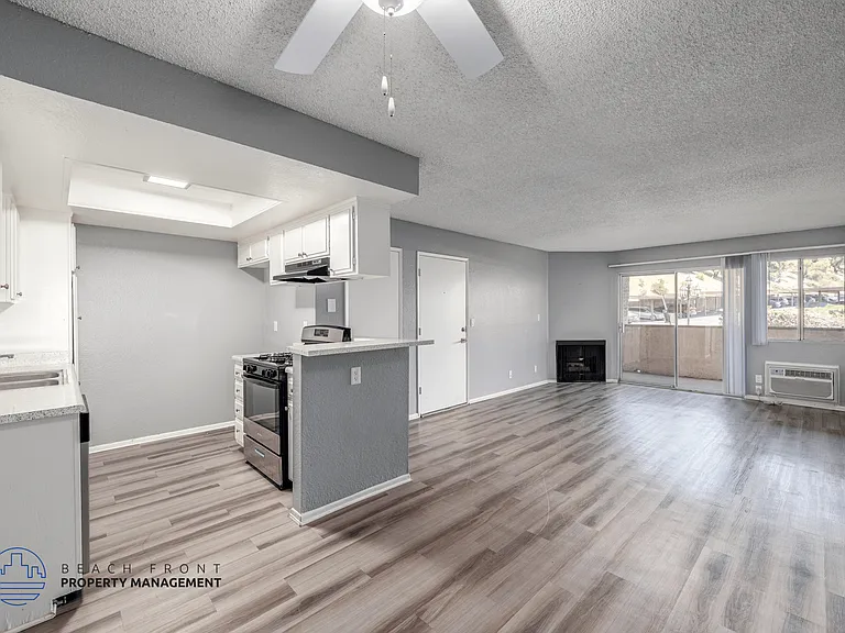 Rollingwood Apartments — Photo 14