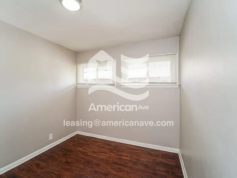 1323339_009_wm_-_bedroom_13132987.jpg