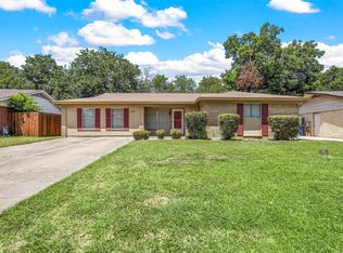 307 SE Robert St, Burleson, TX 76028