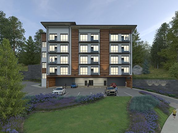 Front View The Retreat at 5 Mile