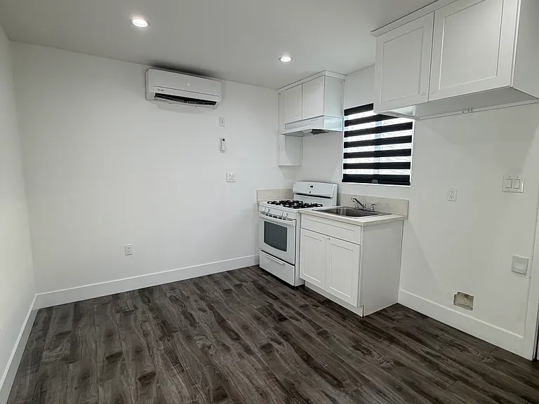 18242 Saticoy St #1 — Photo 1