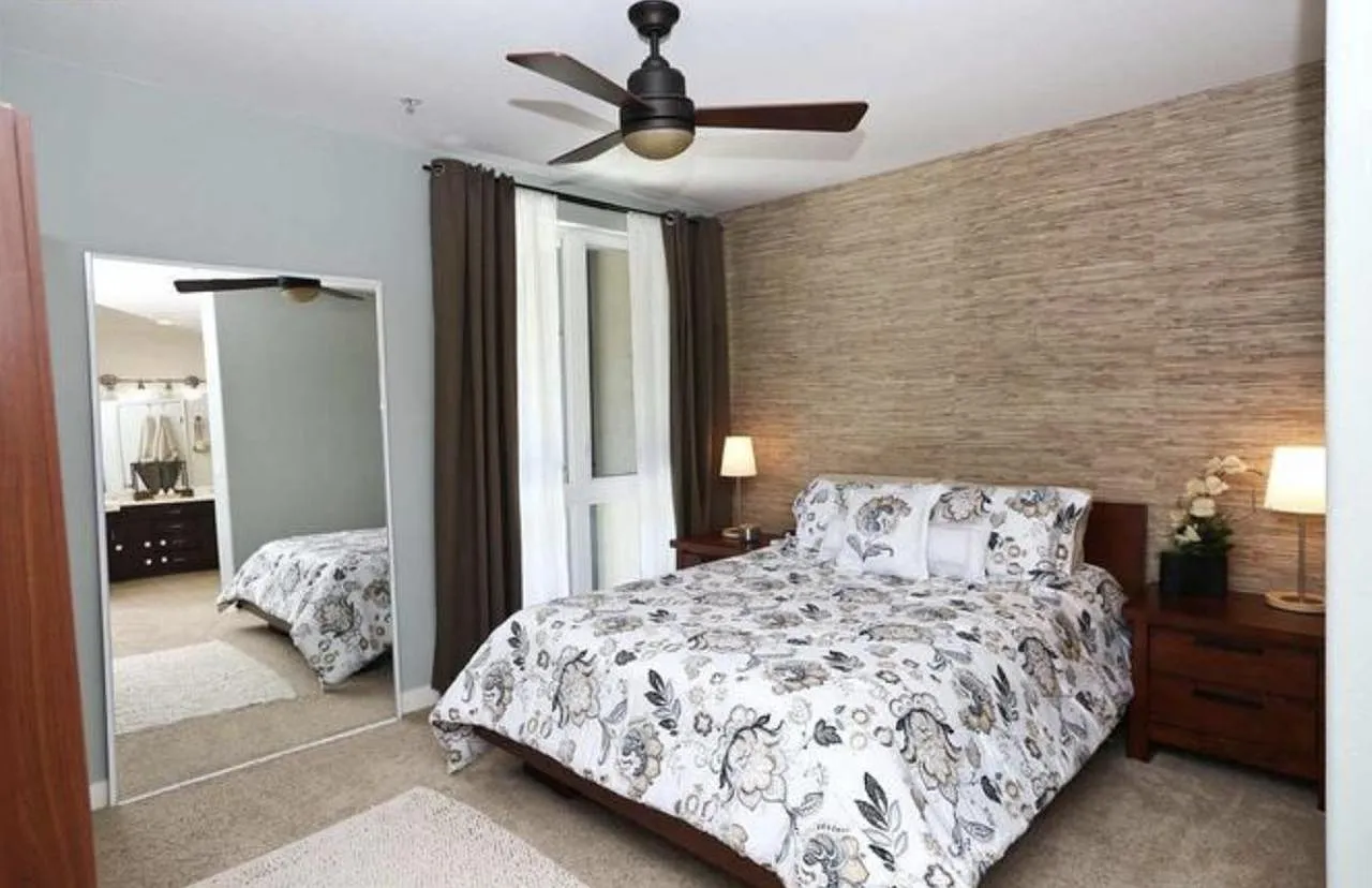 5501 De Marcus Blvd APT 273 photo 1