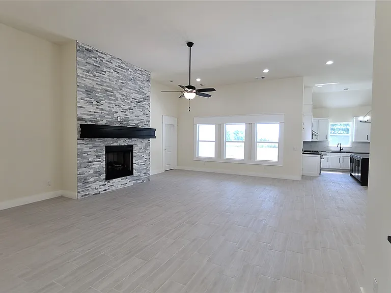 108 Tralee Ct — Photo 5