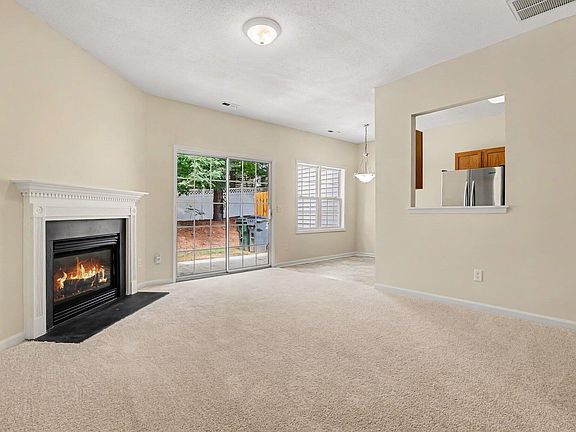 2nd image of 206 Misty Groves Cir