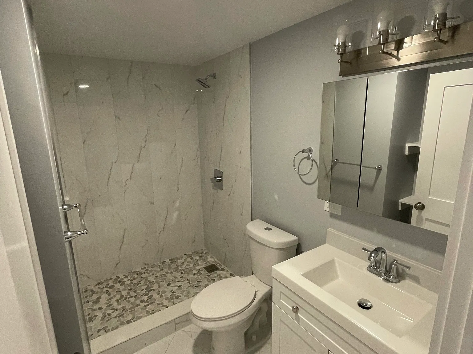 4 bed, 9999 sqft, $5,500 — Photo 4