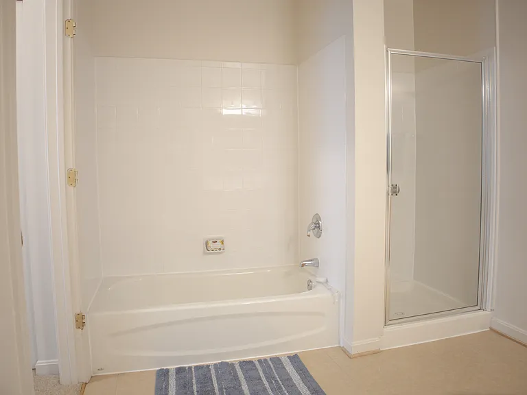 Symphony Center Apartments — Photo 11