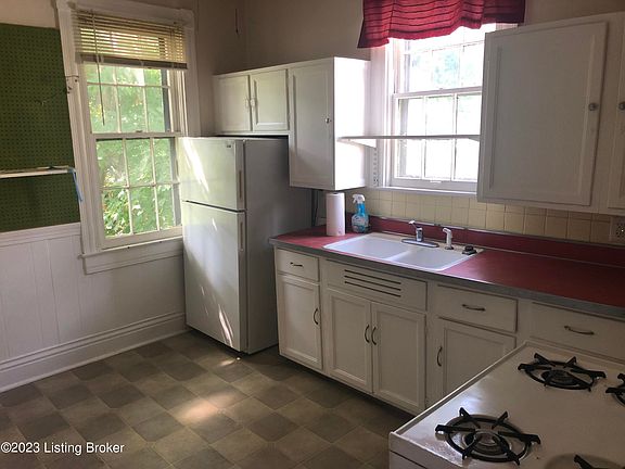4th image of 1950 Deer Park Ave #2