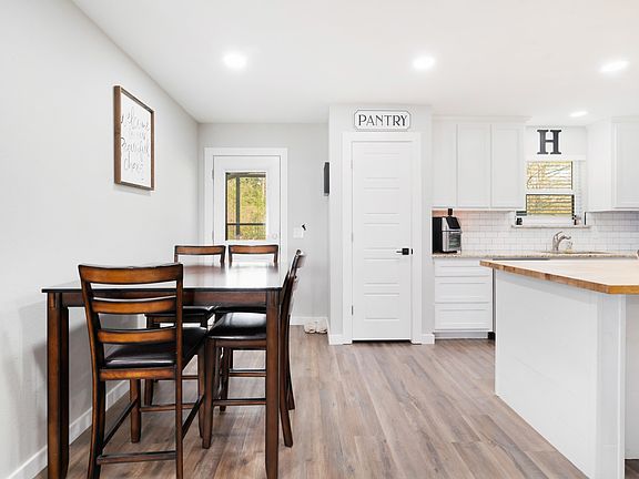 5th image of 324 Private Road 43790