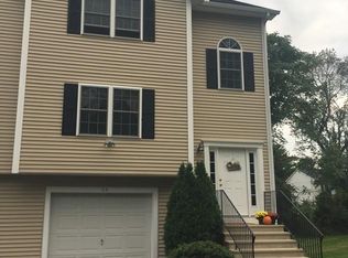 11 Church St #D, Sutton, MA 01590