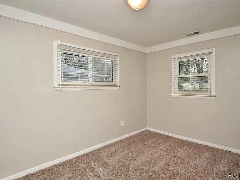28057 Brentwood St — Photo 24