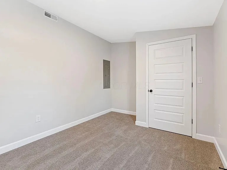510 Glendower Ave — Photo 11