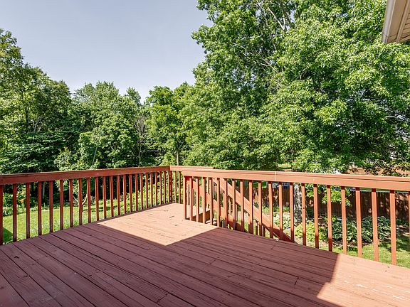 5th image of 1705 Apple Valley Ct