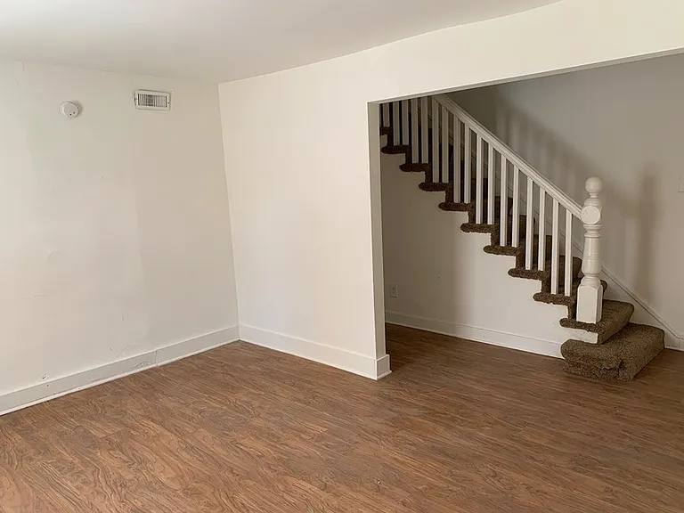 1354 W 42nd St — Photo 3