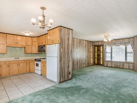 5th image of 1128 Sierra Dr