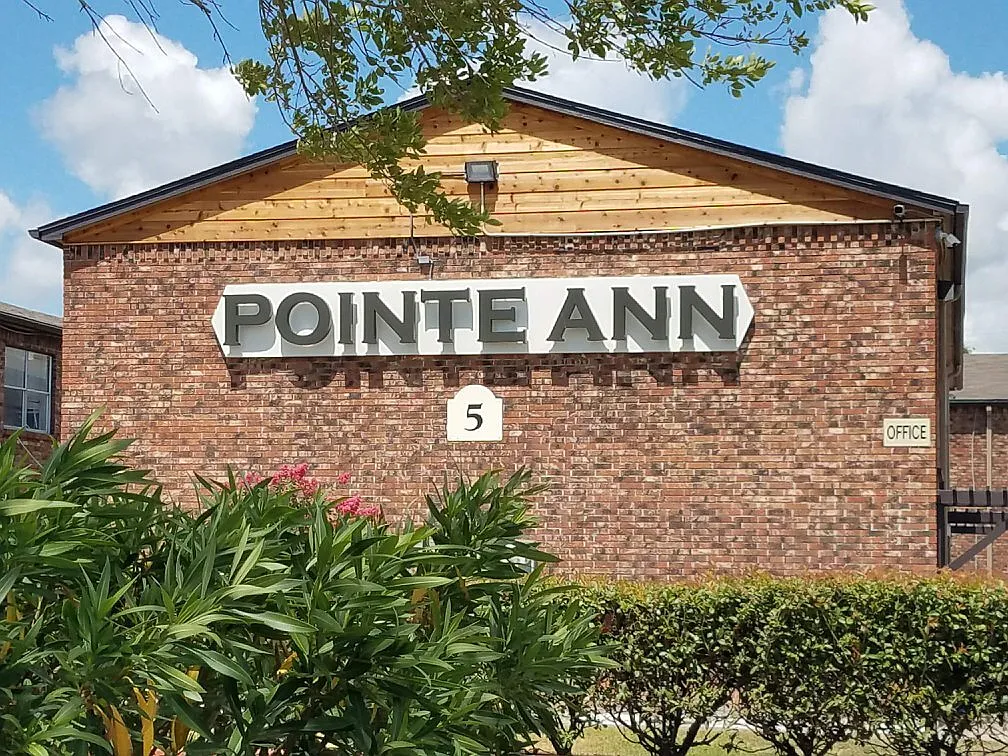 Pointe Ann Apartments — Photo 4