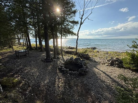3rd image of 33890 S Dix Point Rd