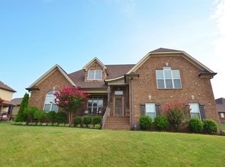 225 Hickory Point Dr, Lebanon, TN 37087
