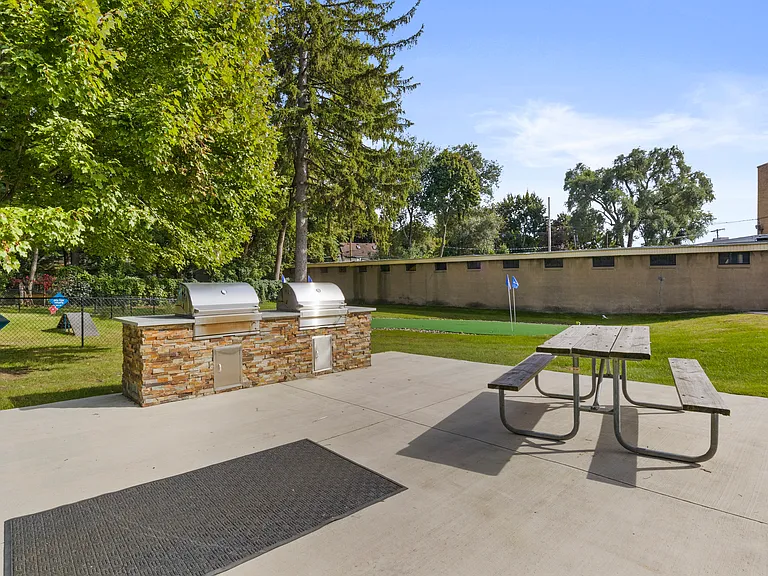 Picnic Area/ Grill