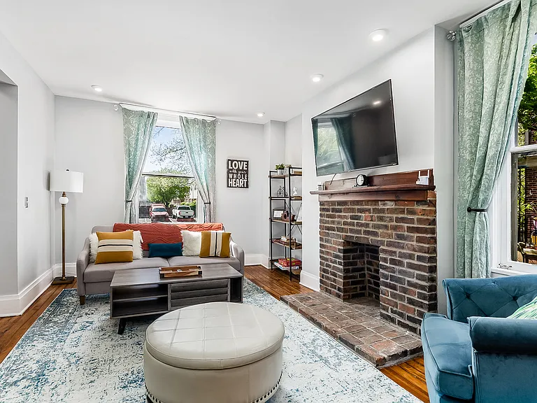 880 Harrison Ave — Photo 13