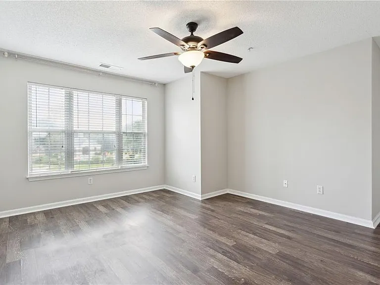 372 Azalea Cir — Photo 16
