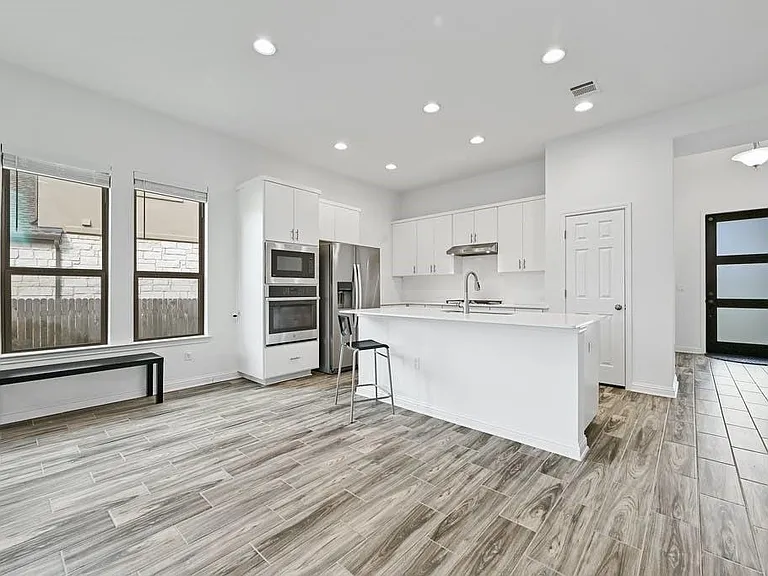 6725 Denia Dr — Photo 10